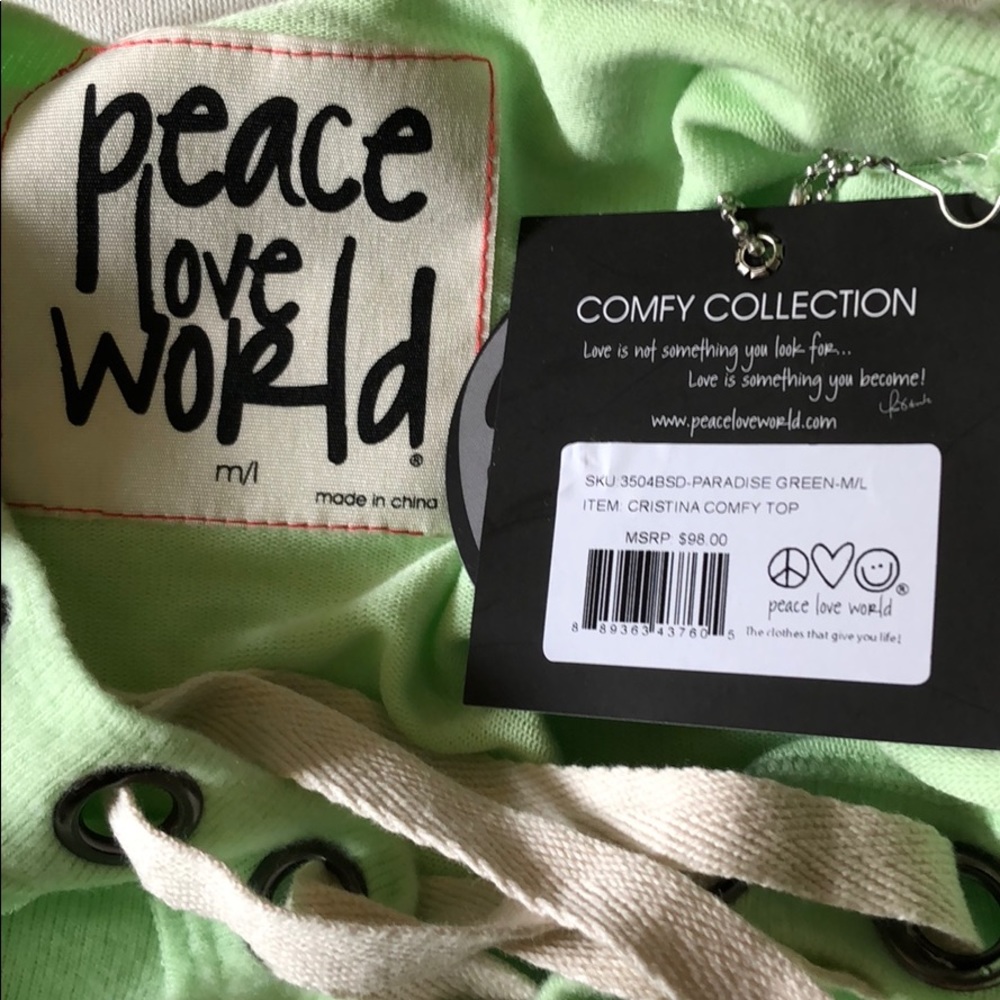 🆕 Peace Love World Cristina I Feel Blessed Top - Picture 7 of 8